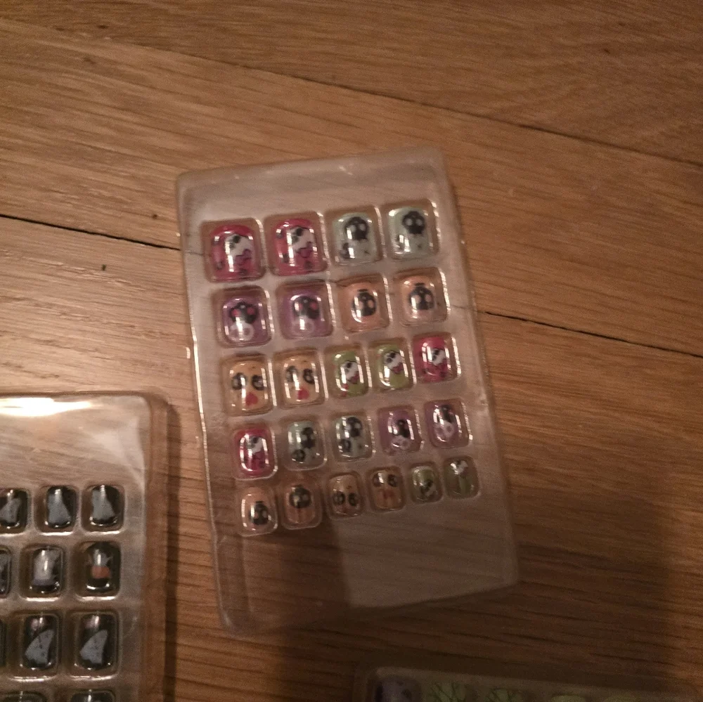 Girls halloween press on nails NIB